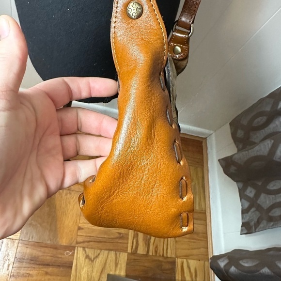 NWOT Patricia Nash Lucia Crossbody European Map with Tan Trim Purse - Picture 4 of 13